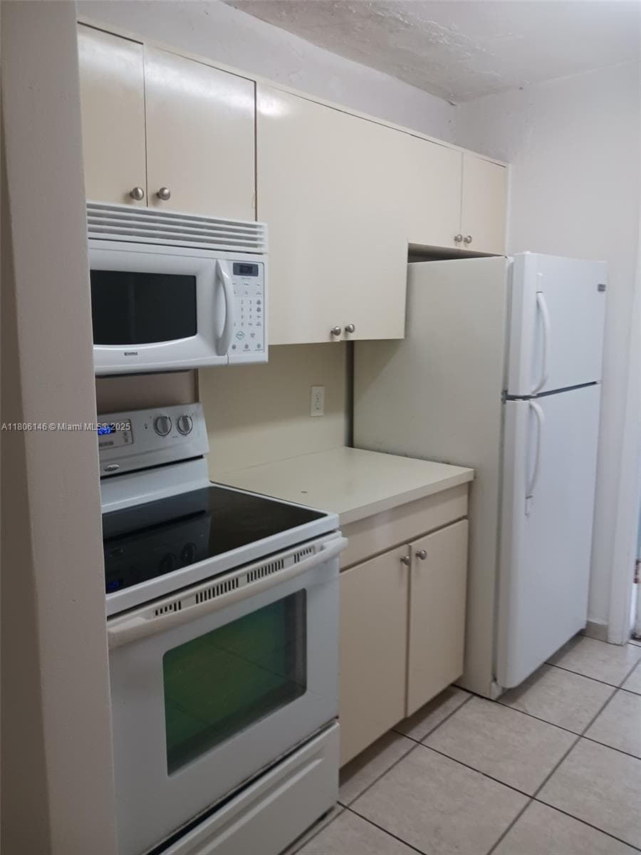 2700 NE 135th St # 30, North Miami, FL 33181 photo 3