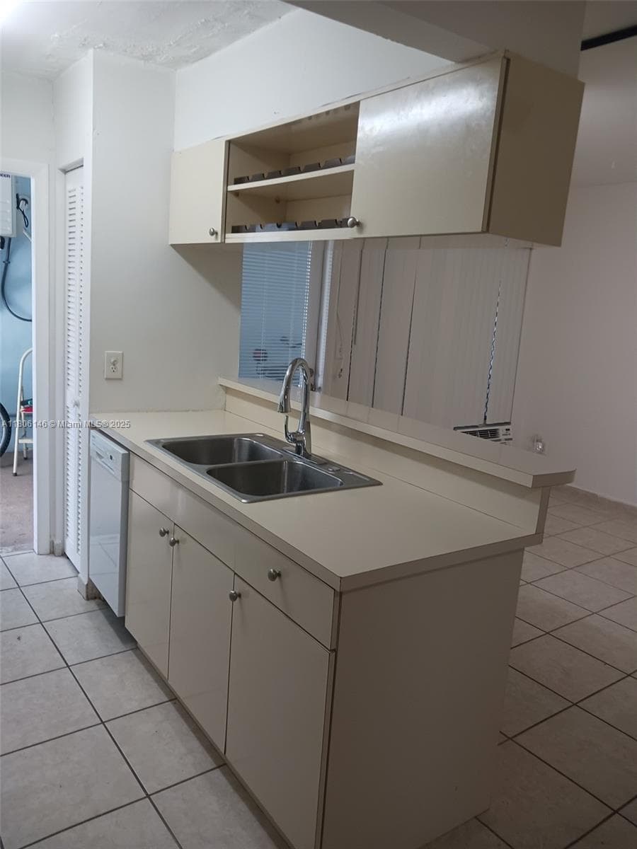 2700 NE 135th St # 30, North Miami, FL 33181 photo 4