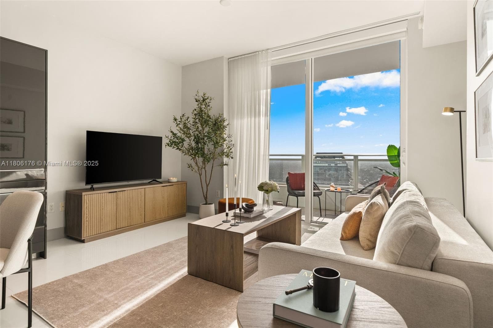 1080 Brickell Ave # 3905, Miami, FL 33131 photo 3