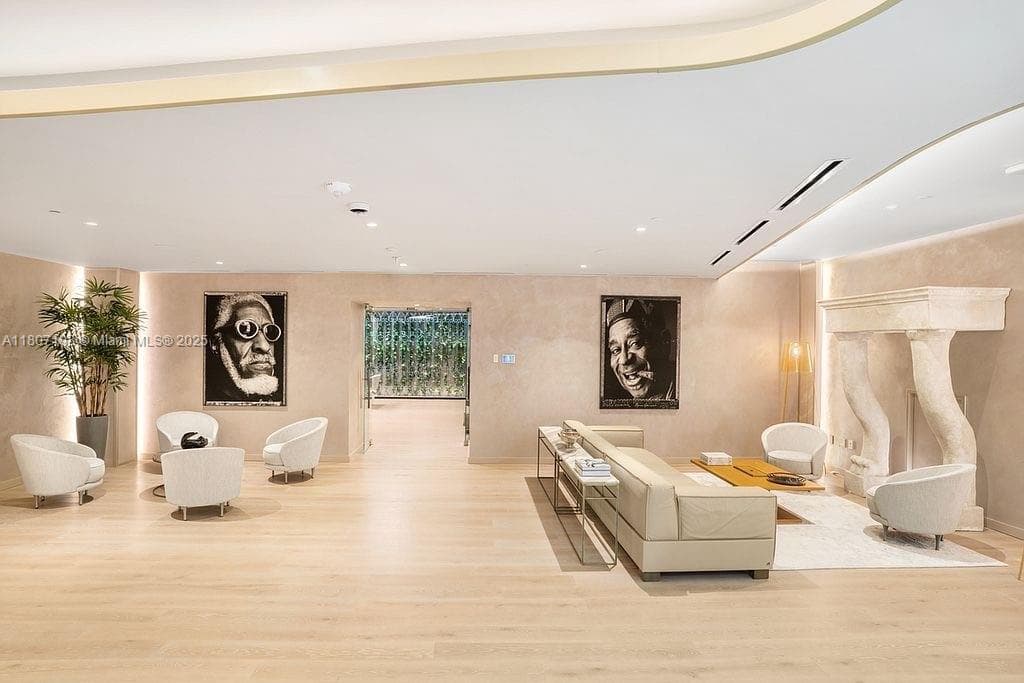 1000 Brickell Plz # 2705, Miami, FL 33131 photo 3