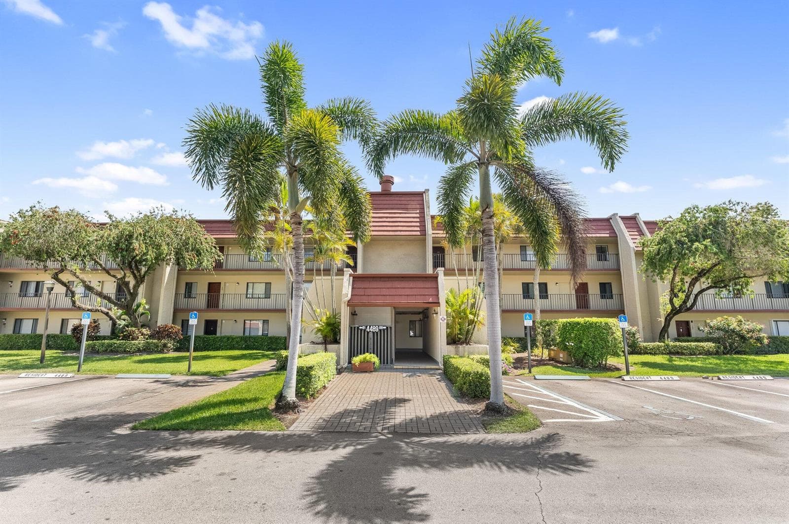 4489 Luxemburg Court # 306, Lake Worth, FL 33467 photo 2
