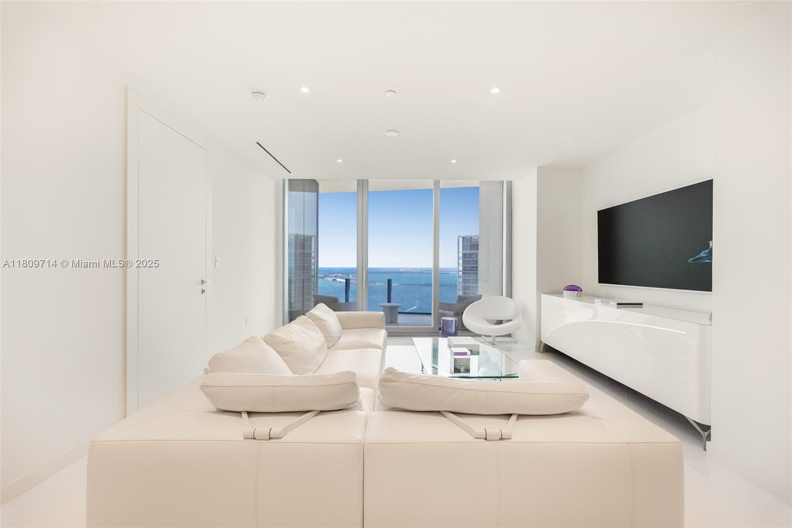 300 Biscayne Blvd Way # 5205W, Miami, FL 33131 photo 5