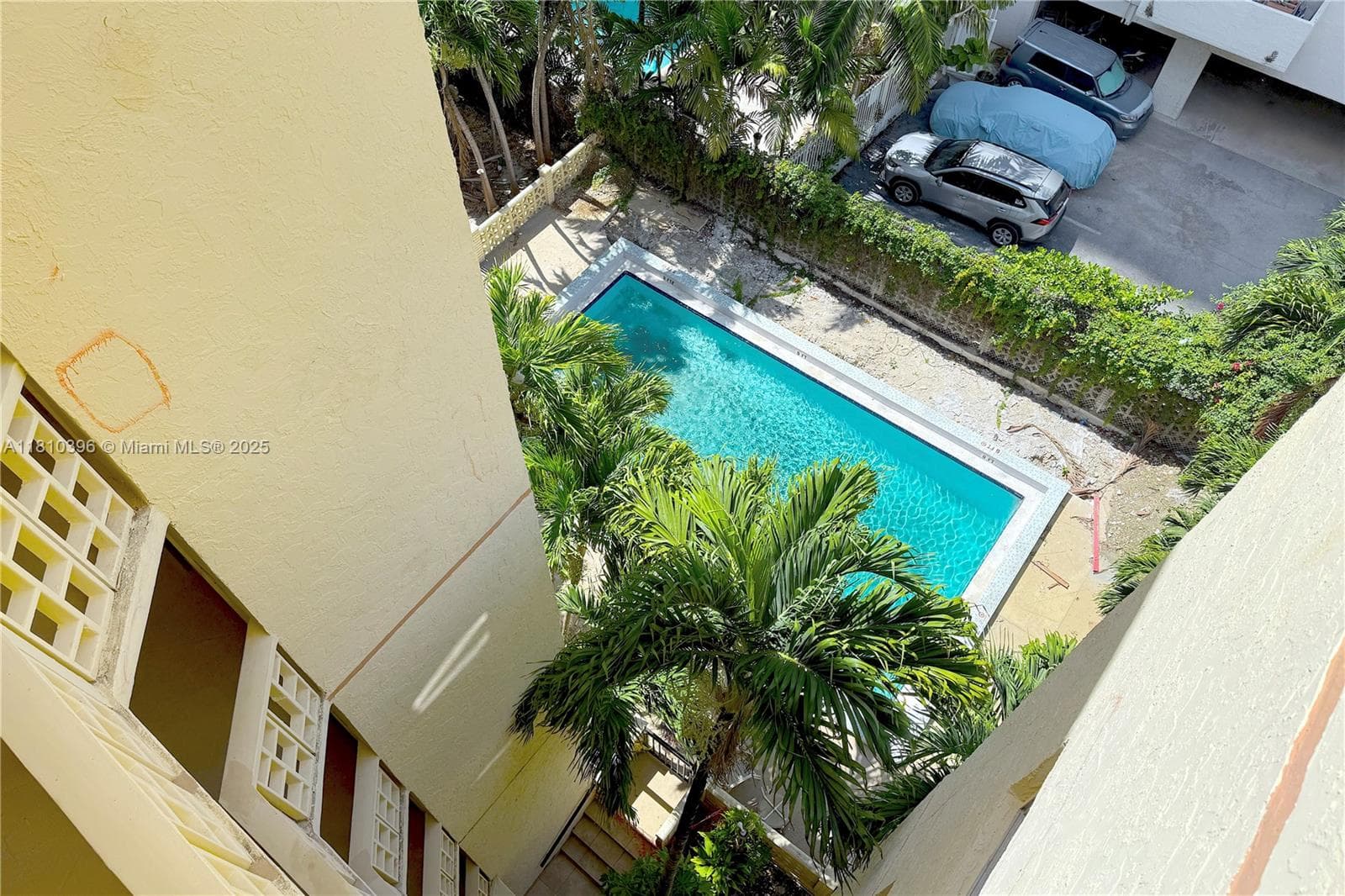 600 NE 25th St # PHD, Miami, FL 33137 photo 2