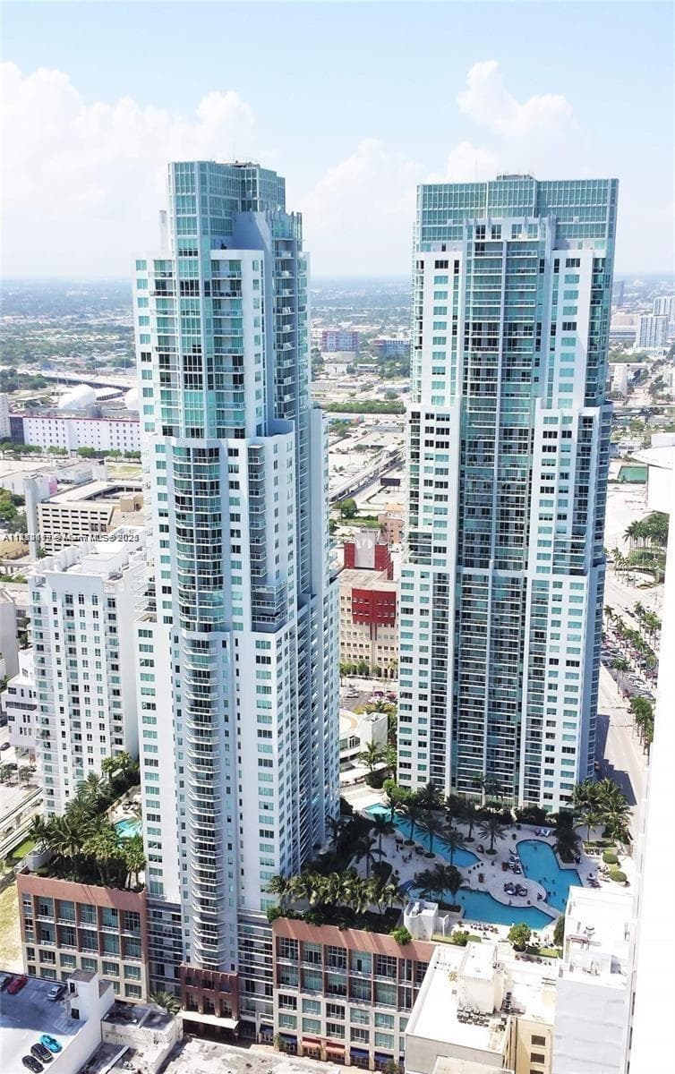 244 Biscayne Blvd # 643, Miami, FL 33132 photo 2