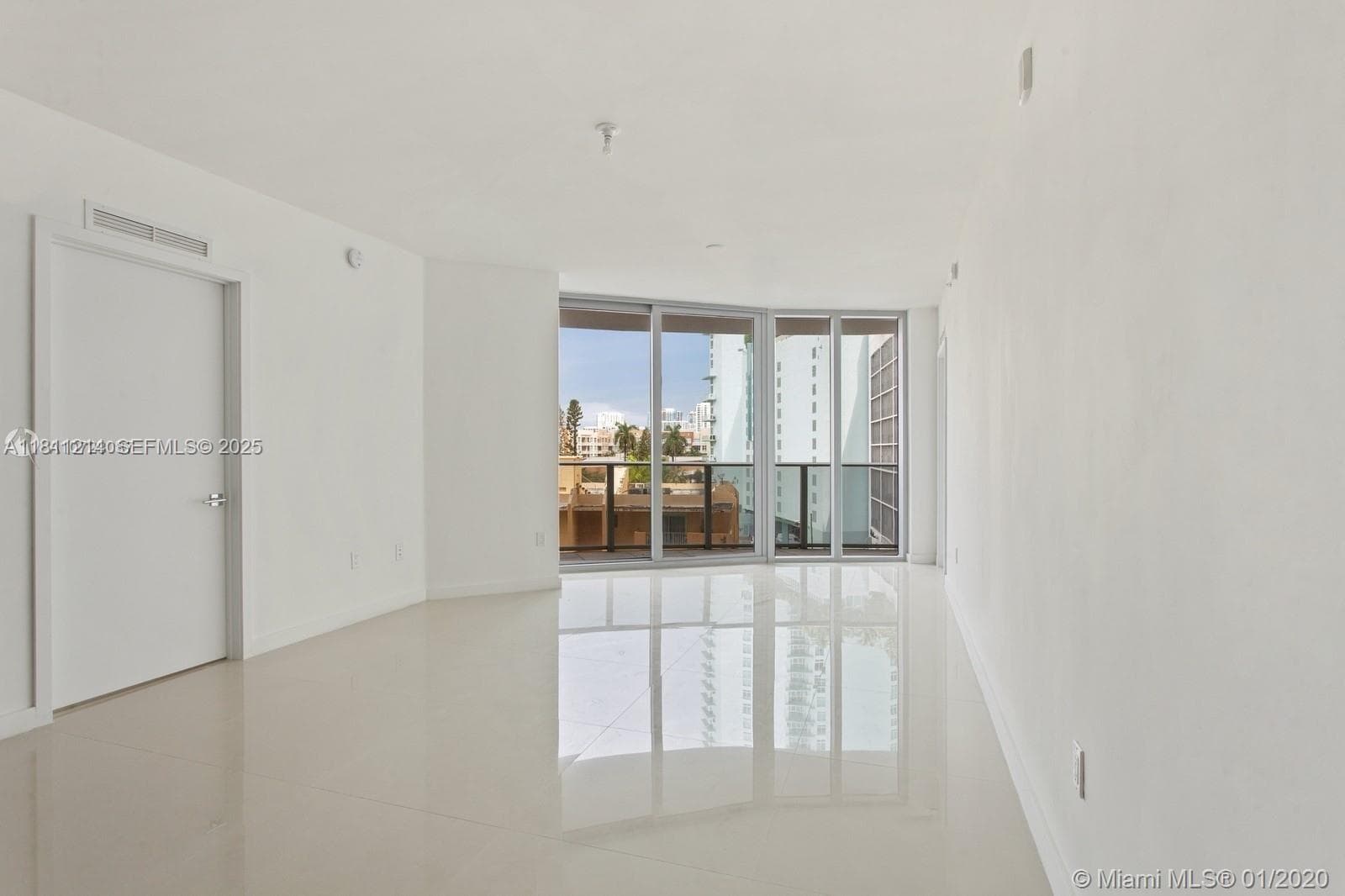 488 NE 18th St # 501, Miami, FL 33132 photo 2