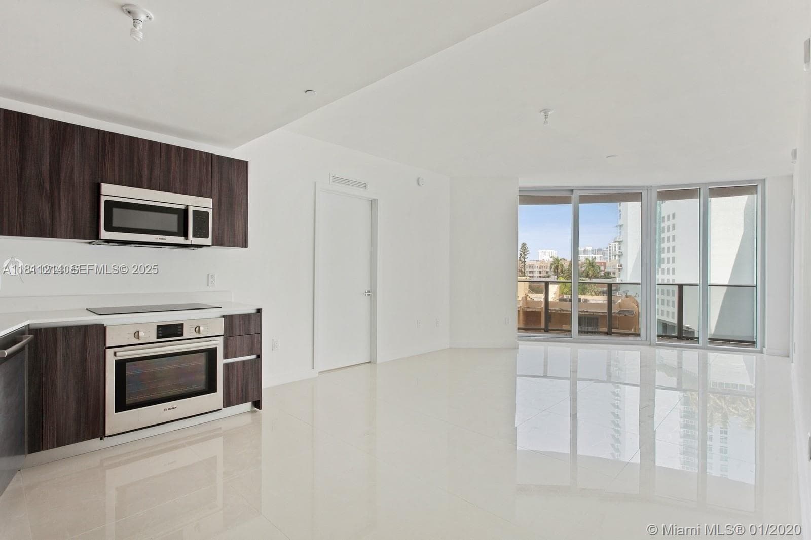 488 NE 18th St # 501, Miami, FL 33132 photo 3