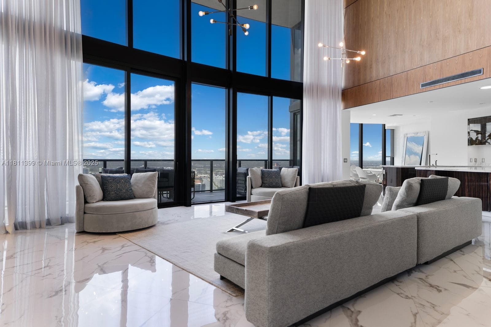 18555 Collins Ave # 4603, Sunny Isles Beach, FL 33160 photo 2