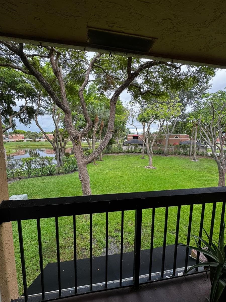 6023 10th Ave N # 215, Green Acres, FL 33463 photo 3