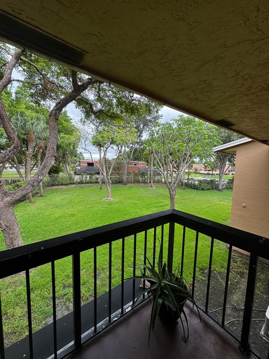 6023 10th Ave N # 215, Green Acres, FL 33463 photo 4