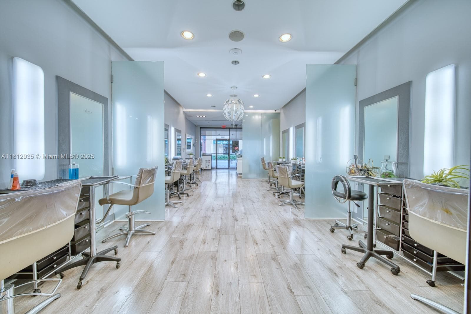 Full Service Beauty Salon On Sunset Dr & 57th Ave, Coral Gables, FL 33143 photo 2