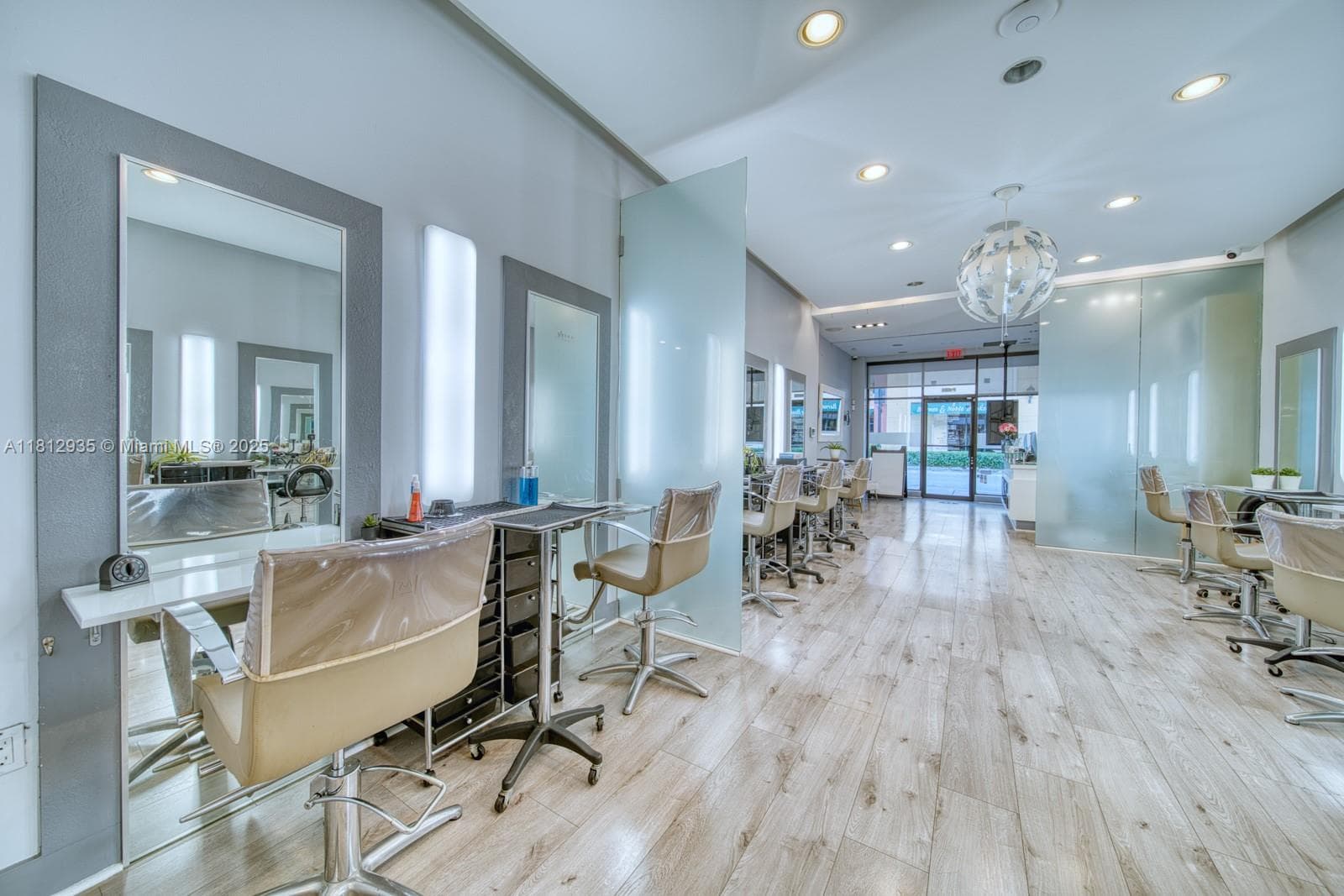 Full Service Beauty Salon On Sunset Dr & 57th Ave, Coral Gables, FL 33143 photo 5
