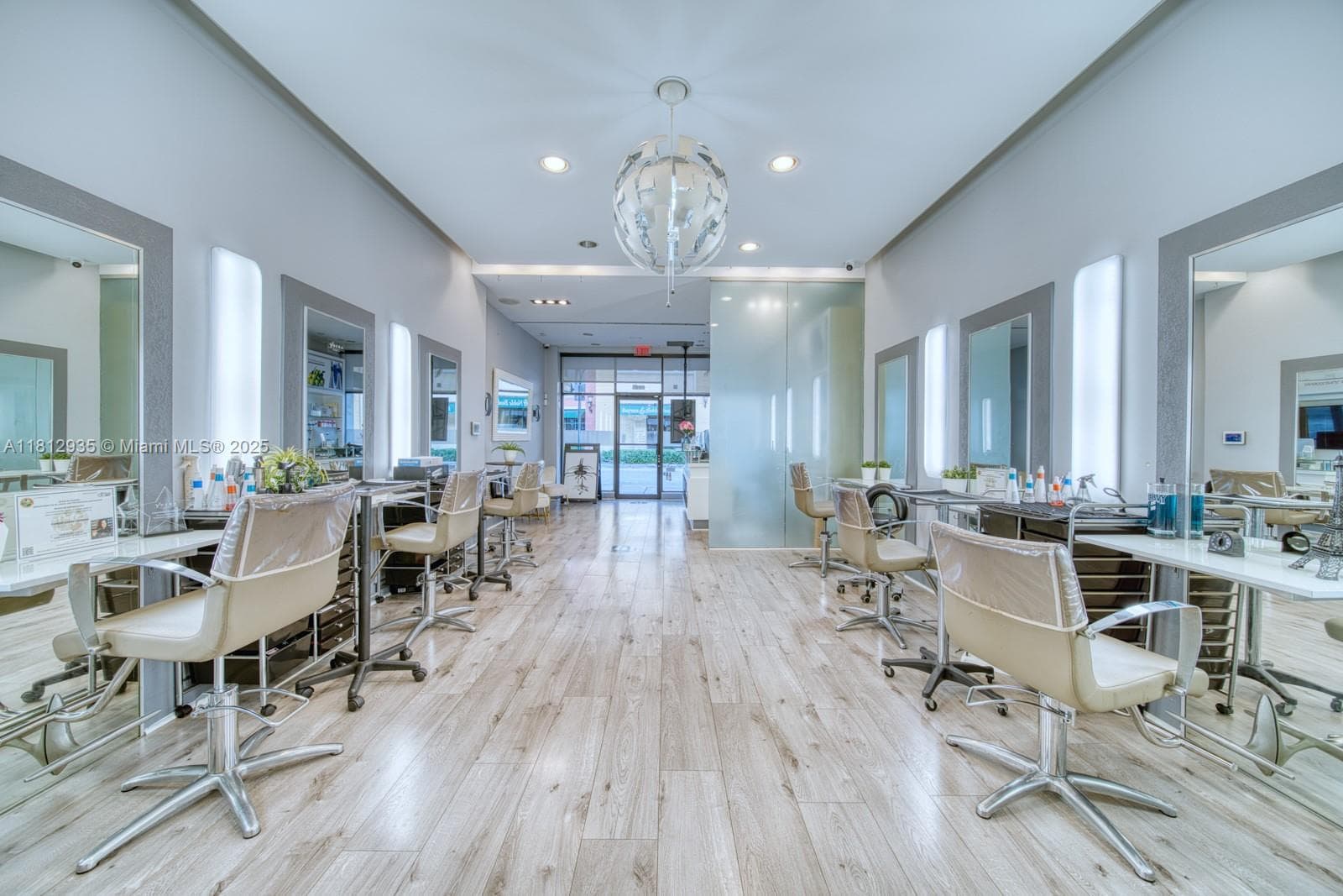 Full Service Beauty Salon On Sunset Dr & 57th Ave, Coral Gables, FL 33143 photo 4