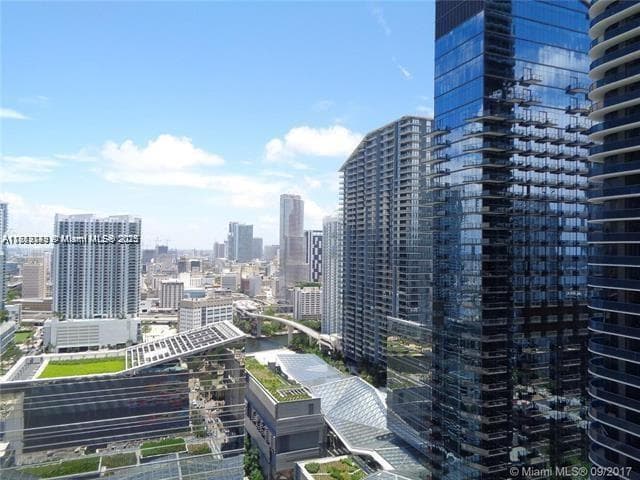 45 SW 9th St # 2709, Miami, FL 33130 photo 4