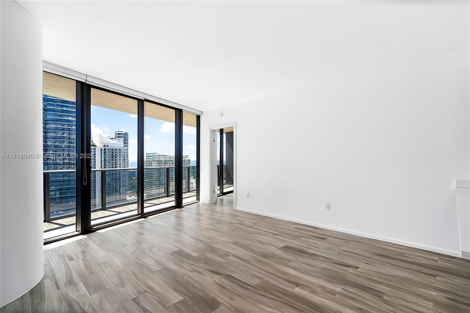 801 S Miami Ave # 3704, Miami, FL 33130 photo 3