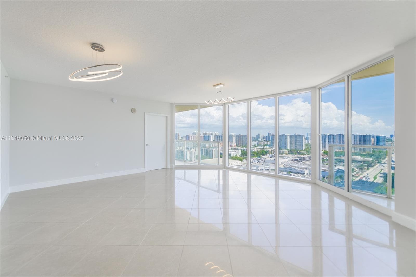 16699 Collins Ave # 2107, Sunny Isles Beach, FL 33160 photo 2