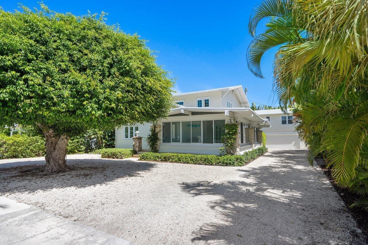 141 Chilean Avenue, Palm Beach, FL 33480 photo 2