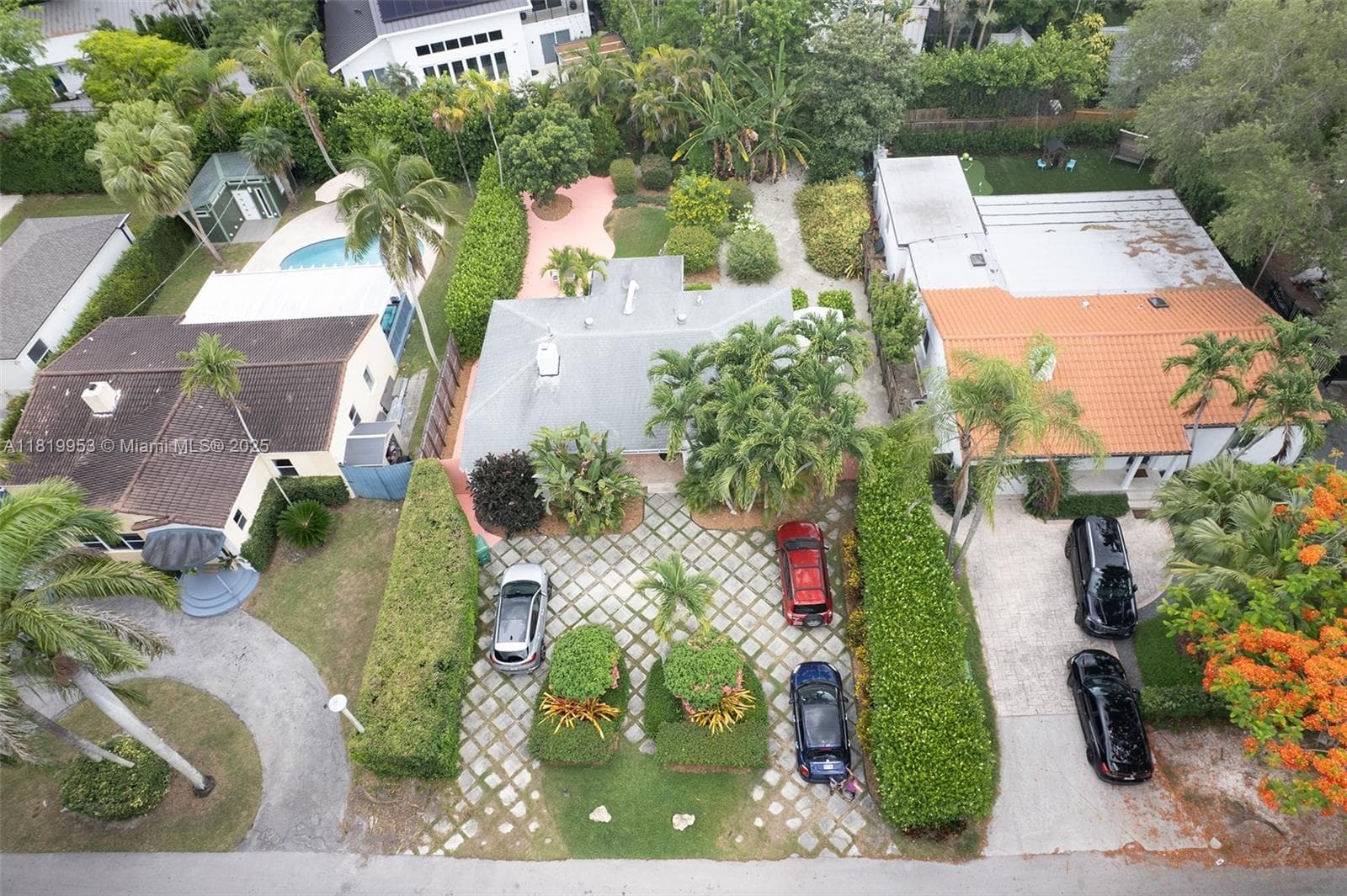 4245 Braganza Ave, Miami, FL 33133 photo 2