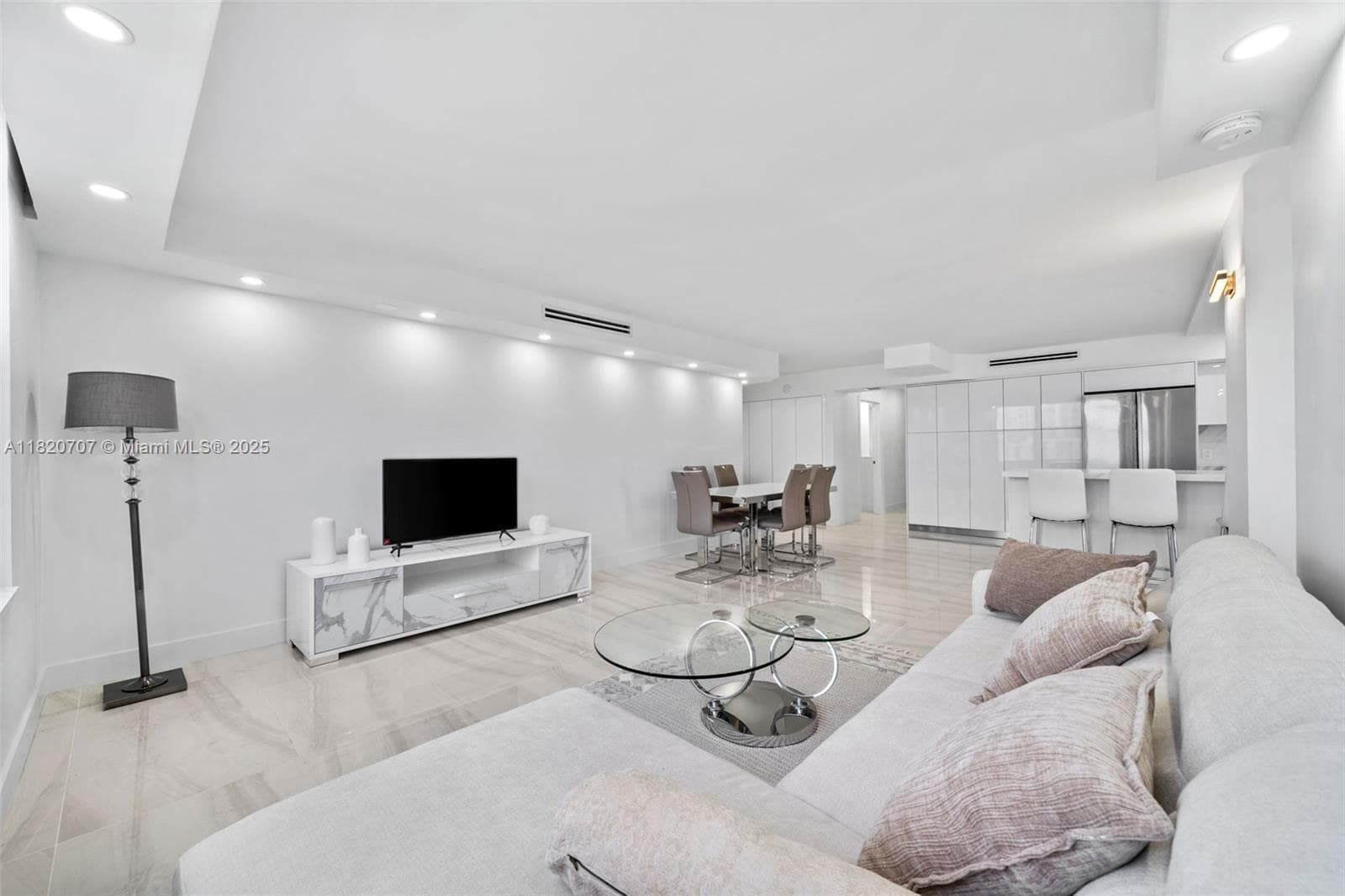 230 174th St # 1119, Sunny Isles Beach, FL 33160 photo 5