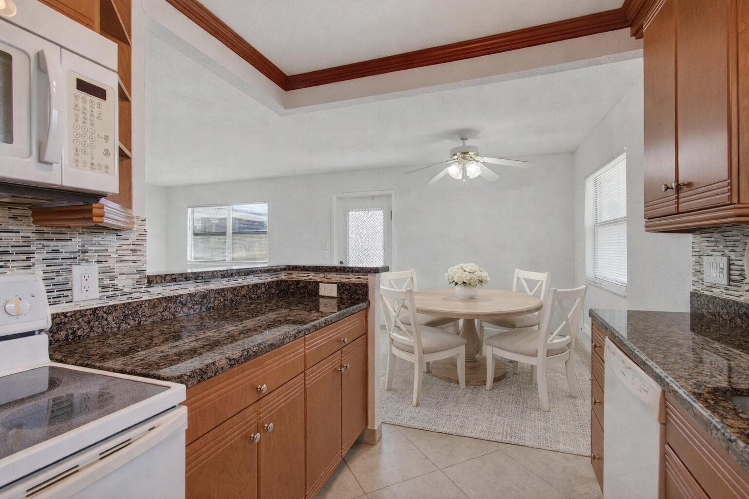 228 Brittany E, Delray Beach, FL 33446 photo 2