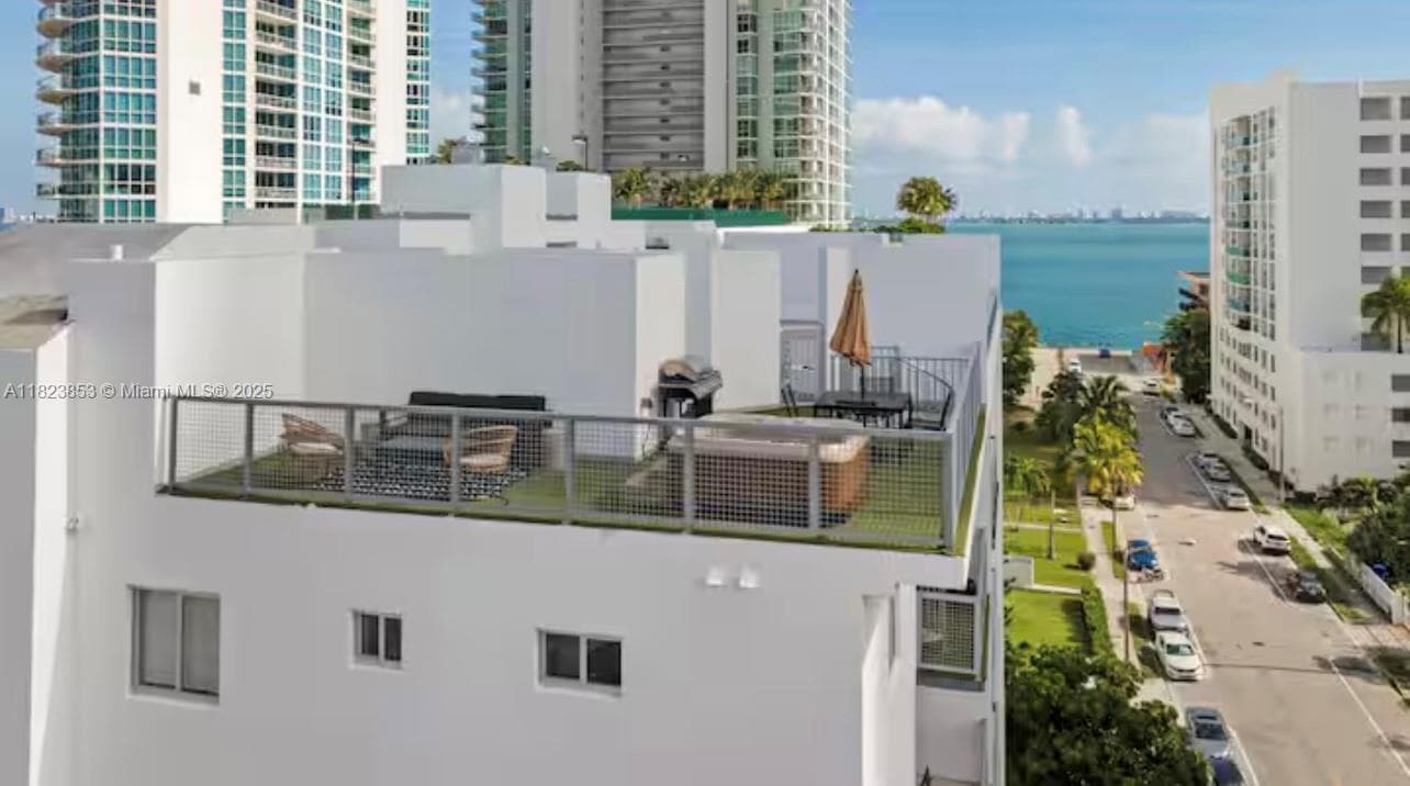481 NE 29th St # 706, Miami, FL 33137 photo 4
