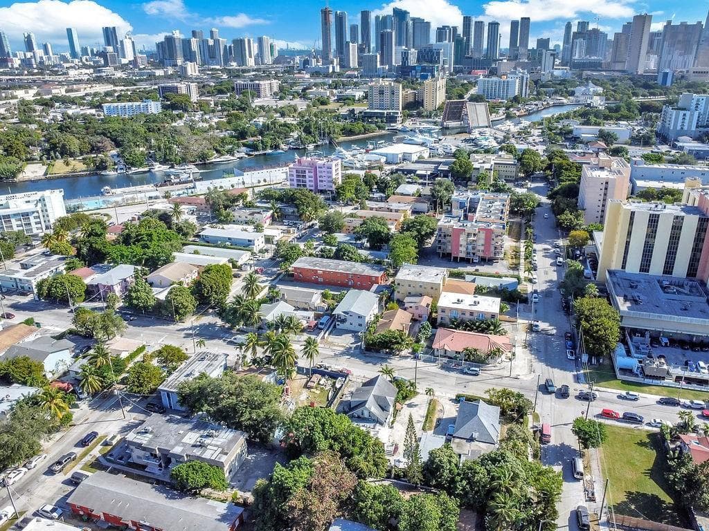 429 NW 10th Avenue, Miami, FL 33128 photo 4