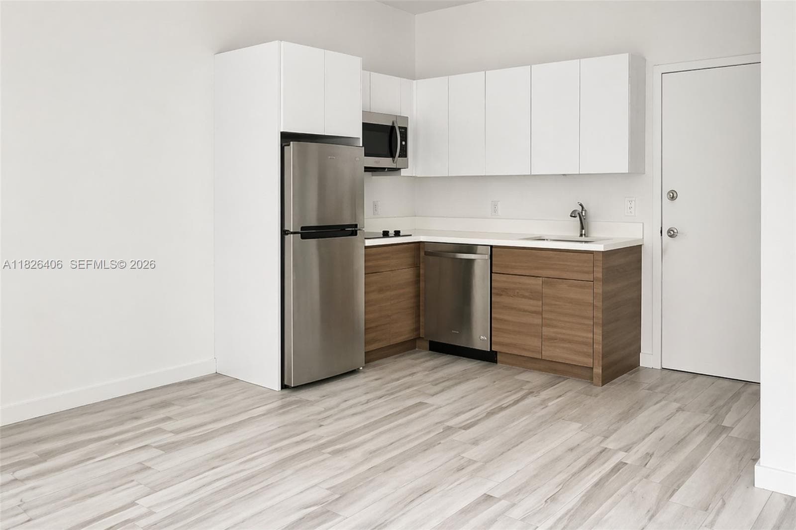 1560 Meridian Ave # 206, Miami Beach, FL 33139 photo 2