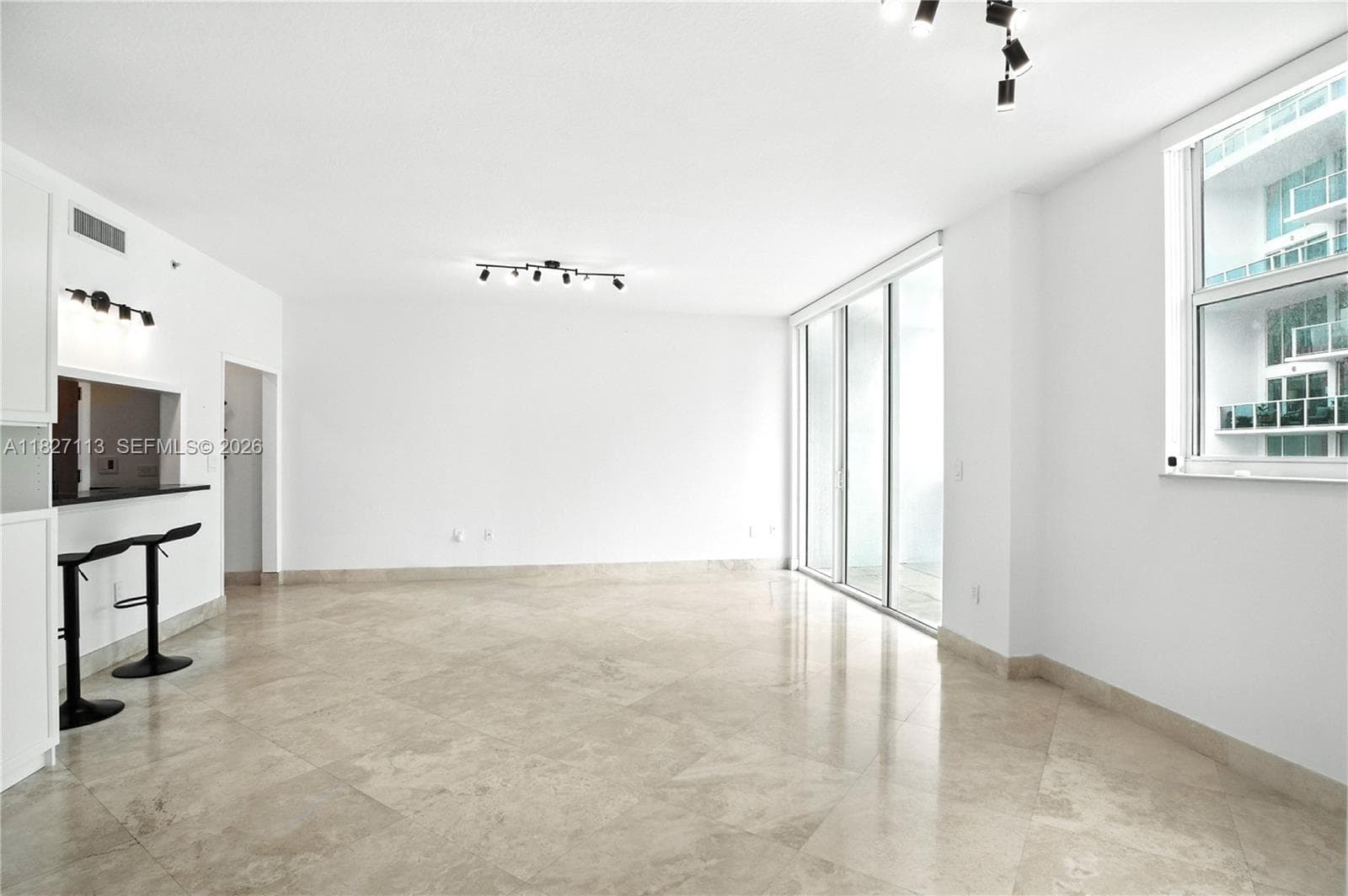 31 SE 5th St # 4021, Miami, FL 33131 photo 3