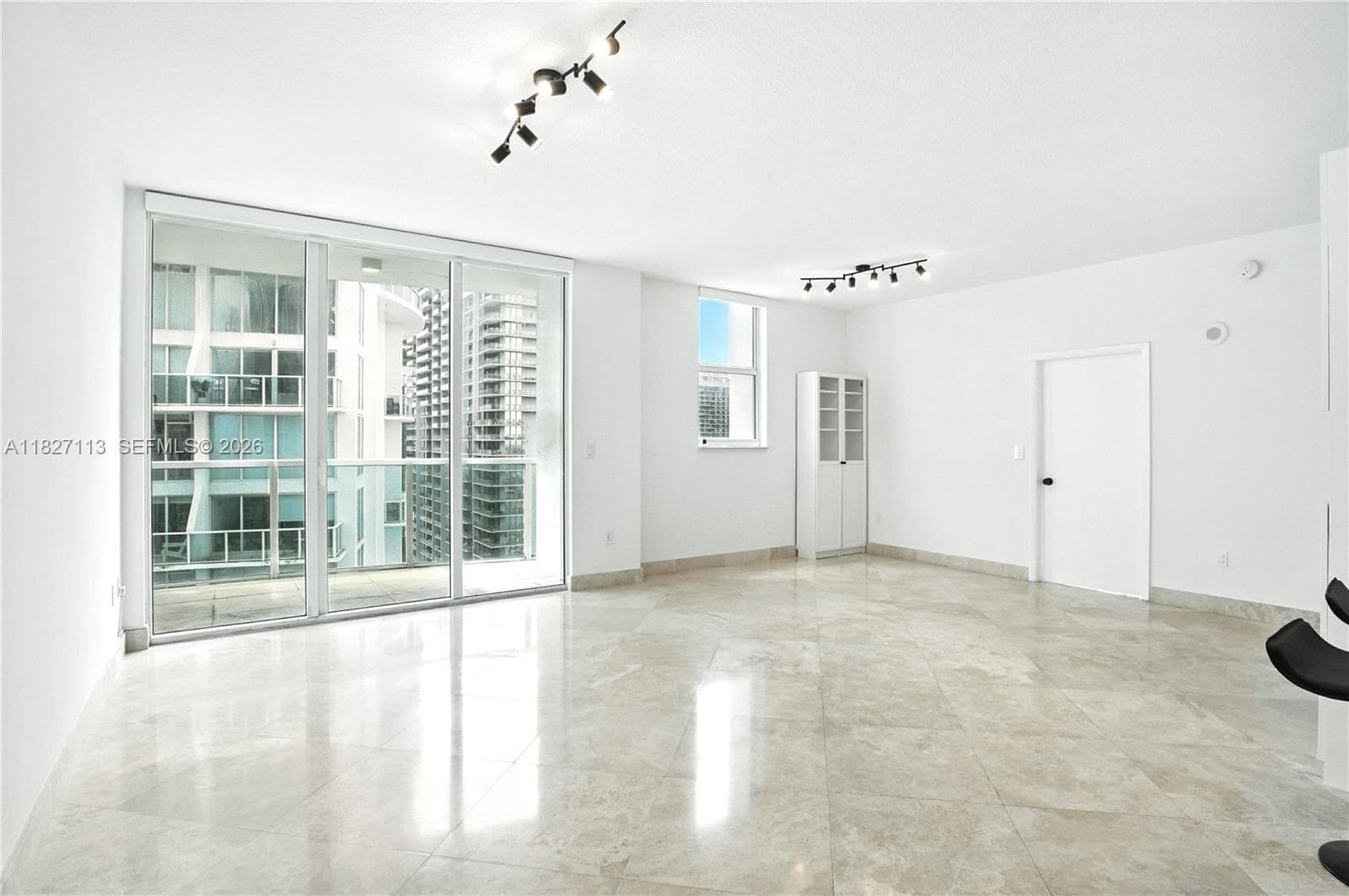 31 SE 5th St # 4021, Miami, FL 33131 photo 5