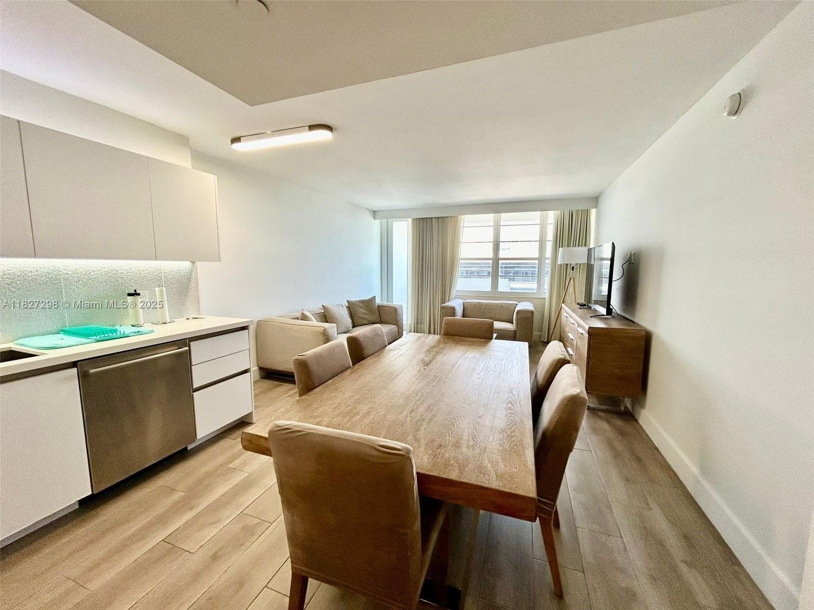 100 Lincoln Rd # 1429, Miami Beach, FL 33139 photo 2