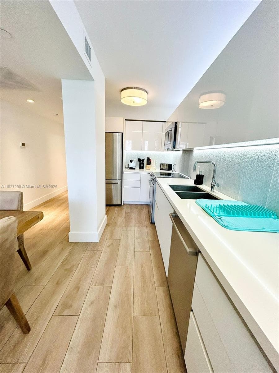 100 Lincoln Rd # 1429, Miami Beach, FL 33139 photo 4