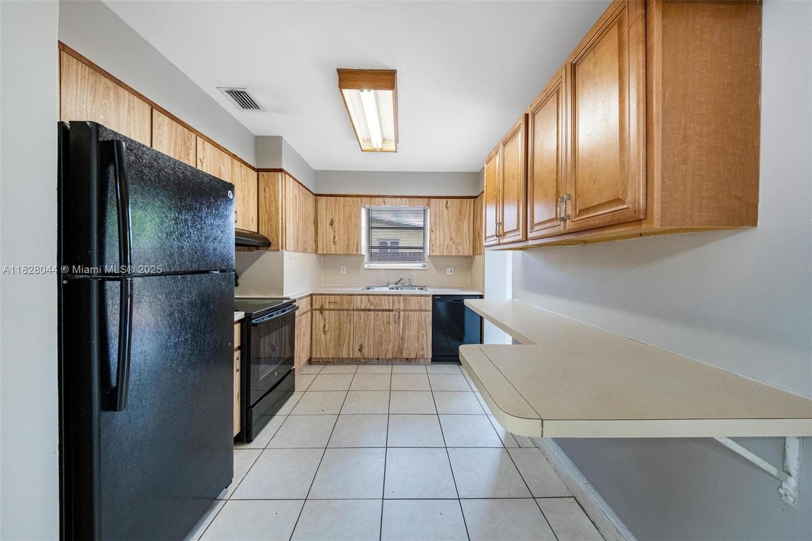 4130 NW 12th Ave, Oakland Park, FL 33309 photo 3