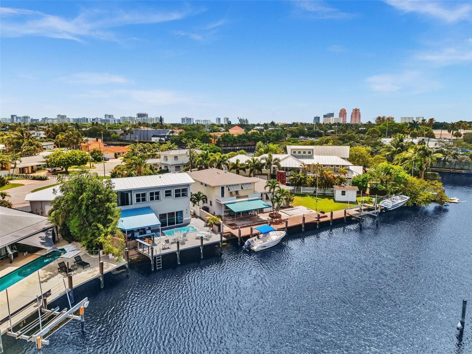 2108 NE 24th St, Wilton Manors, FL 33305 photo 4