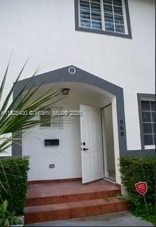968 N 18th Ct, Hollywood, FL 33020 photo 2