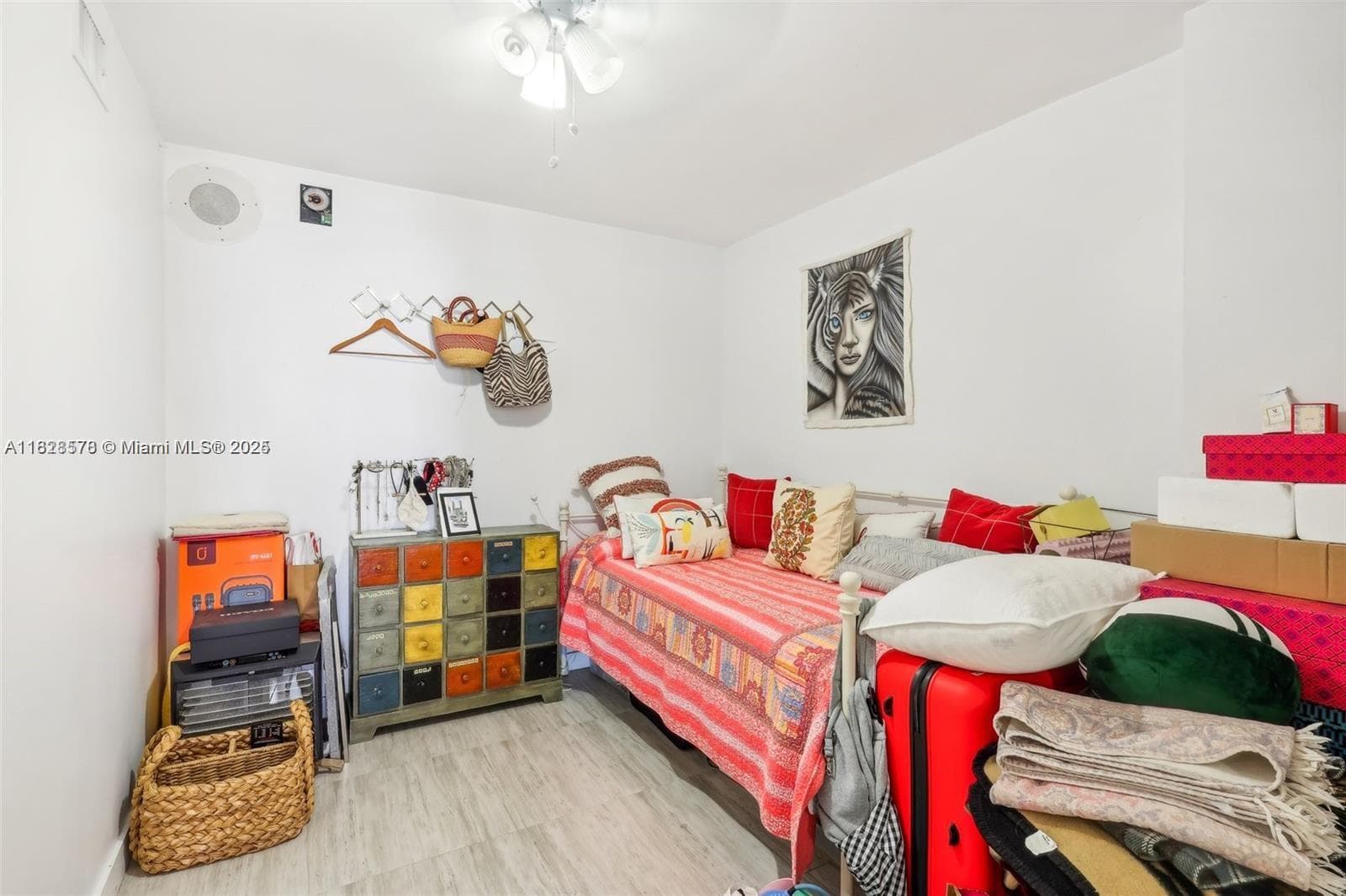 2401 Collins Ave # 1011, Miami Beach, FL 33140 photo 5