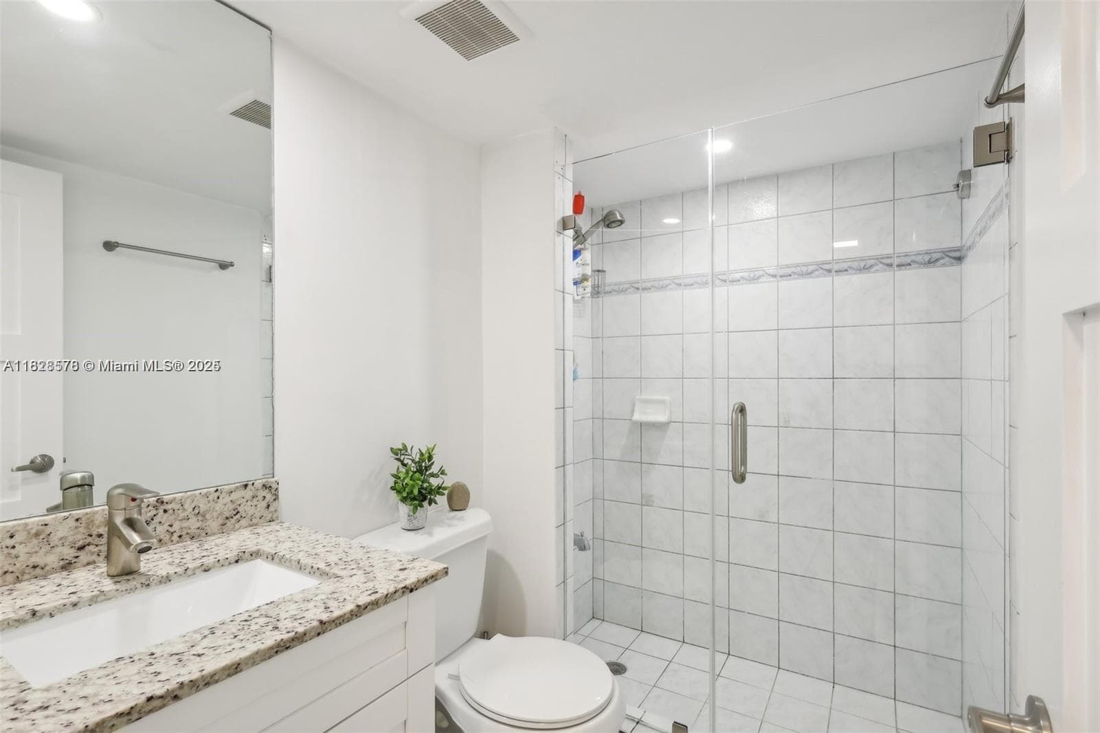 2401 Collins Ave # 1011, Miami Beach, FL 33140 photo 4