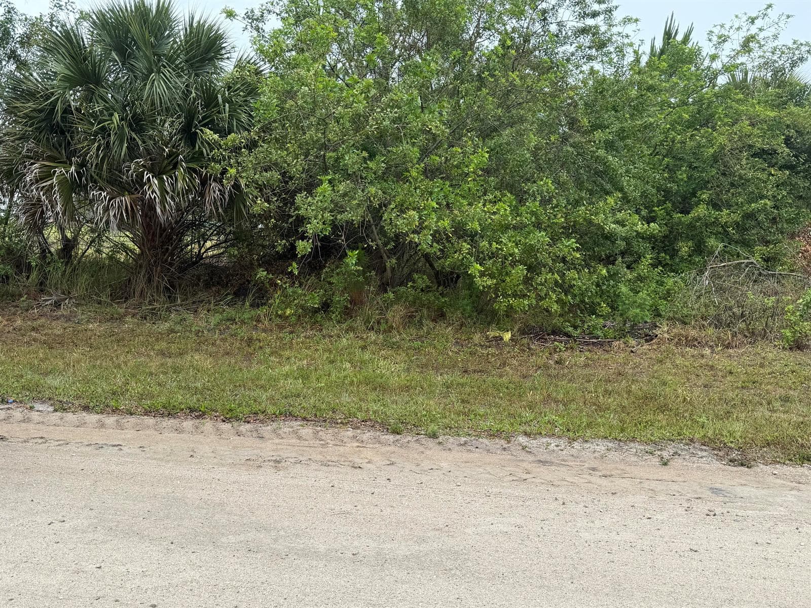 7945 98th Court, Vero Beach, FL 32967 photo 2