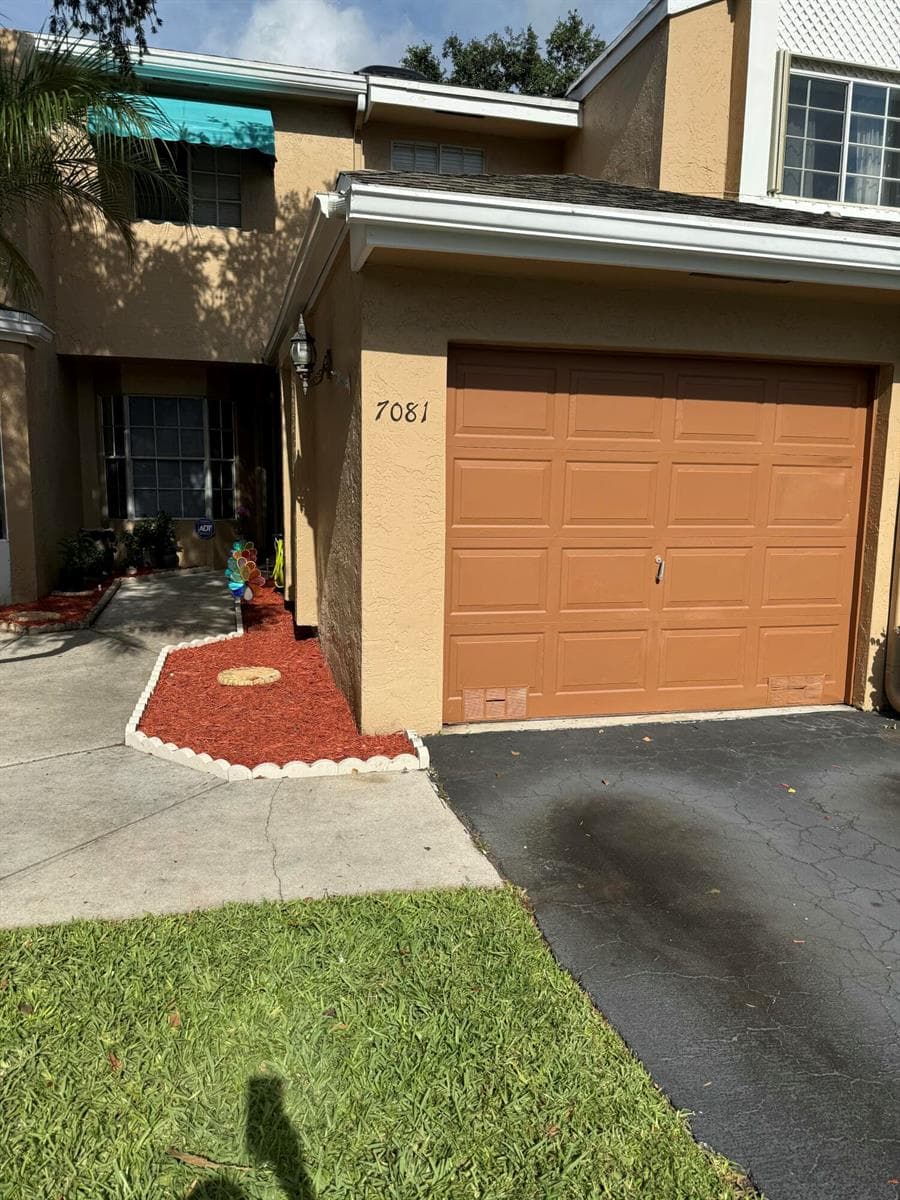 7081 Woodmont Way, Tamarac, FL 33321 photo 2