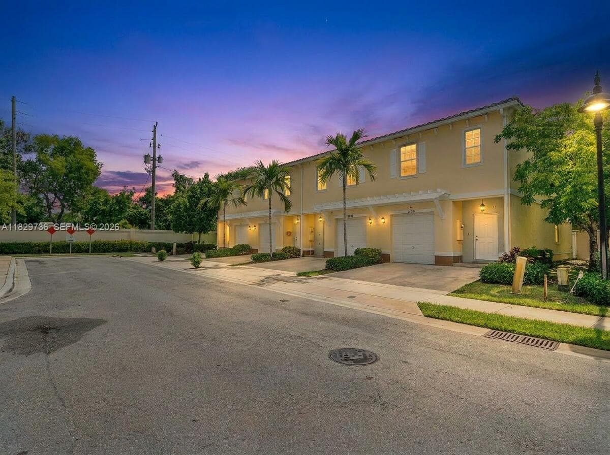 1128 NW 40th Ter, Lauderhill, FL 33313 photo 2