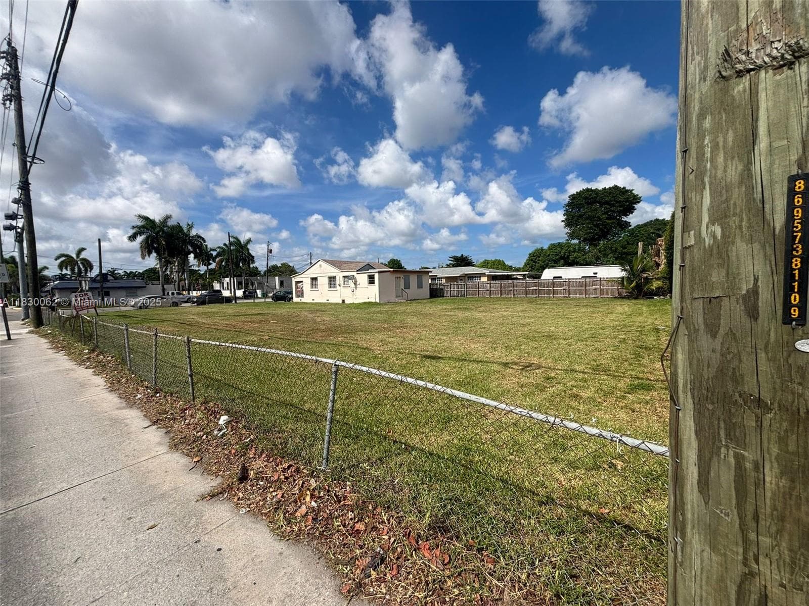 3186 NW 33rd St, Miami, FL 33142 photo 3