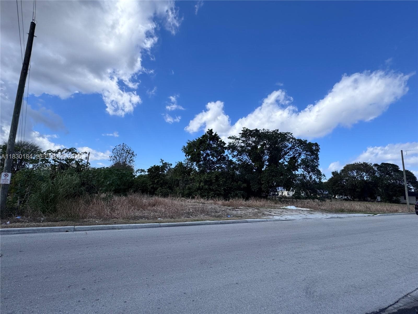 875 JOE LOUIS AVE, Pahokee, FL 33476 photo 2