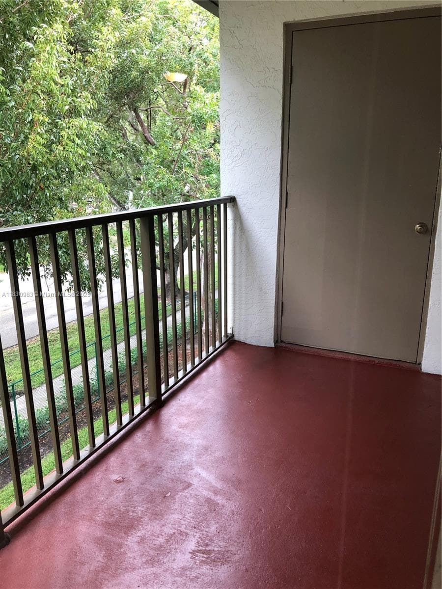 620 S Park Rd # 33-2, Hollywood, FL 33021 photo 5