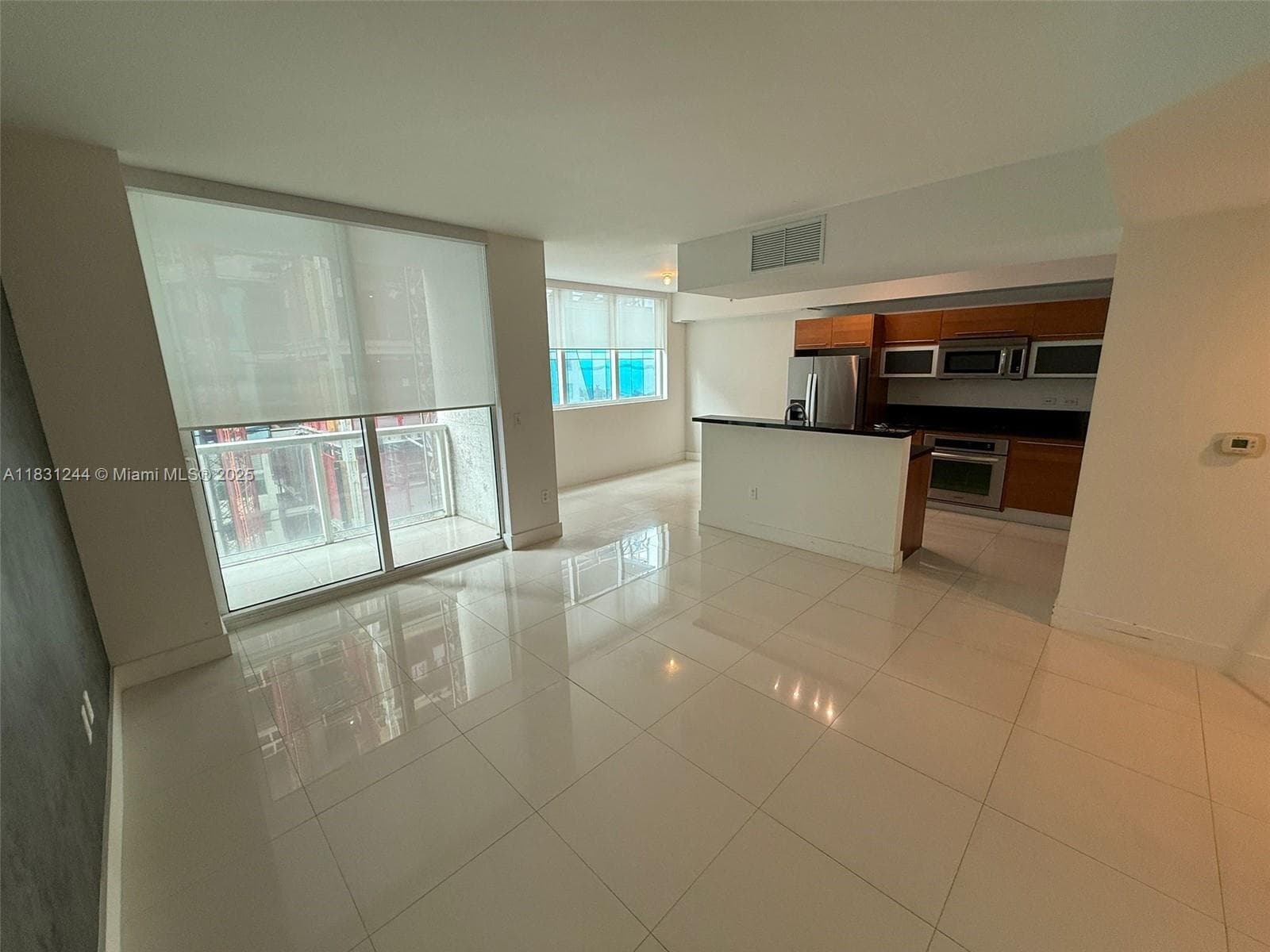 244 Biscayne Blvd # 908, Miami, FL 33132 photo 2