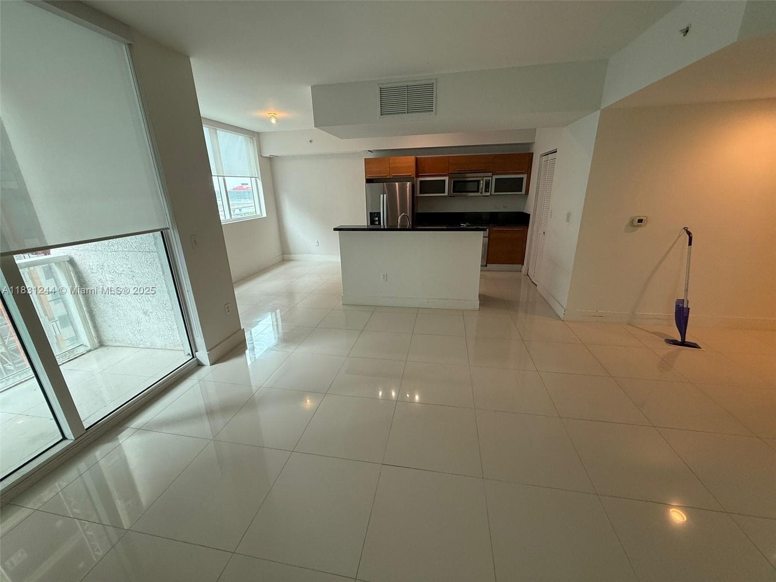 244 Biscayne Blvd # 908, Miami, FL 33132 photo 3