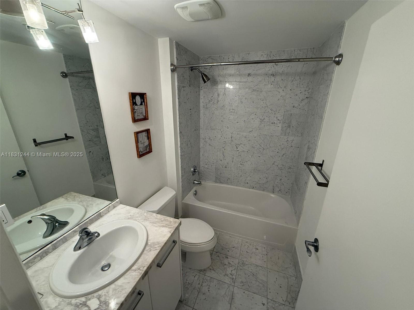 244 Biscayne Blvd # 908, Miami, FL 33132 photo 5