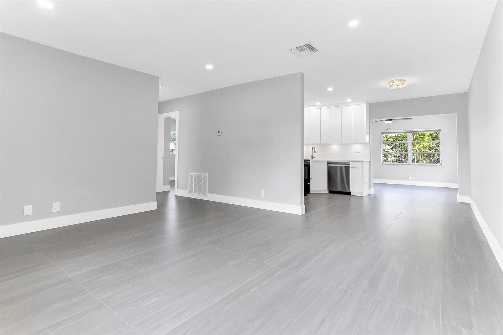 7609 NW 70 Avenue, Tamarac, FL 33321 photo 5