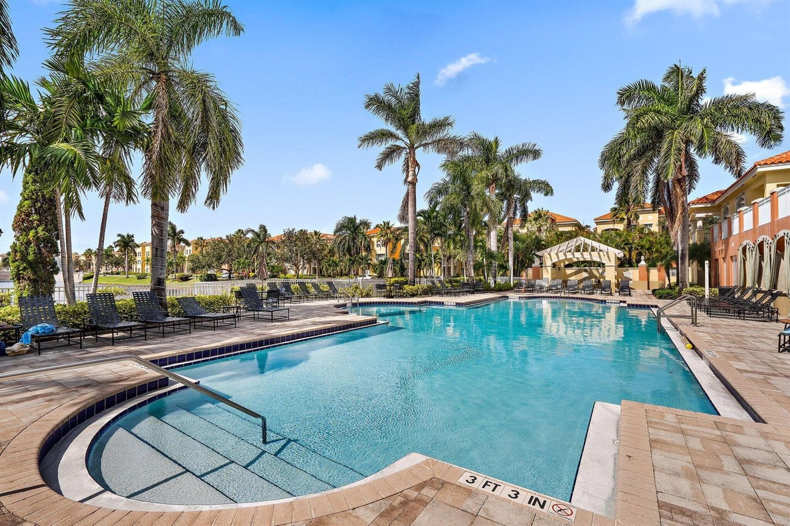 11011 Legacy 306 Lane # 306, Palm Beach Gardens, FL 33410