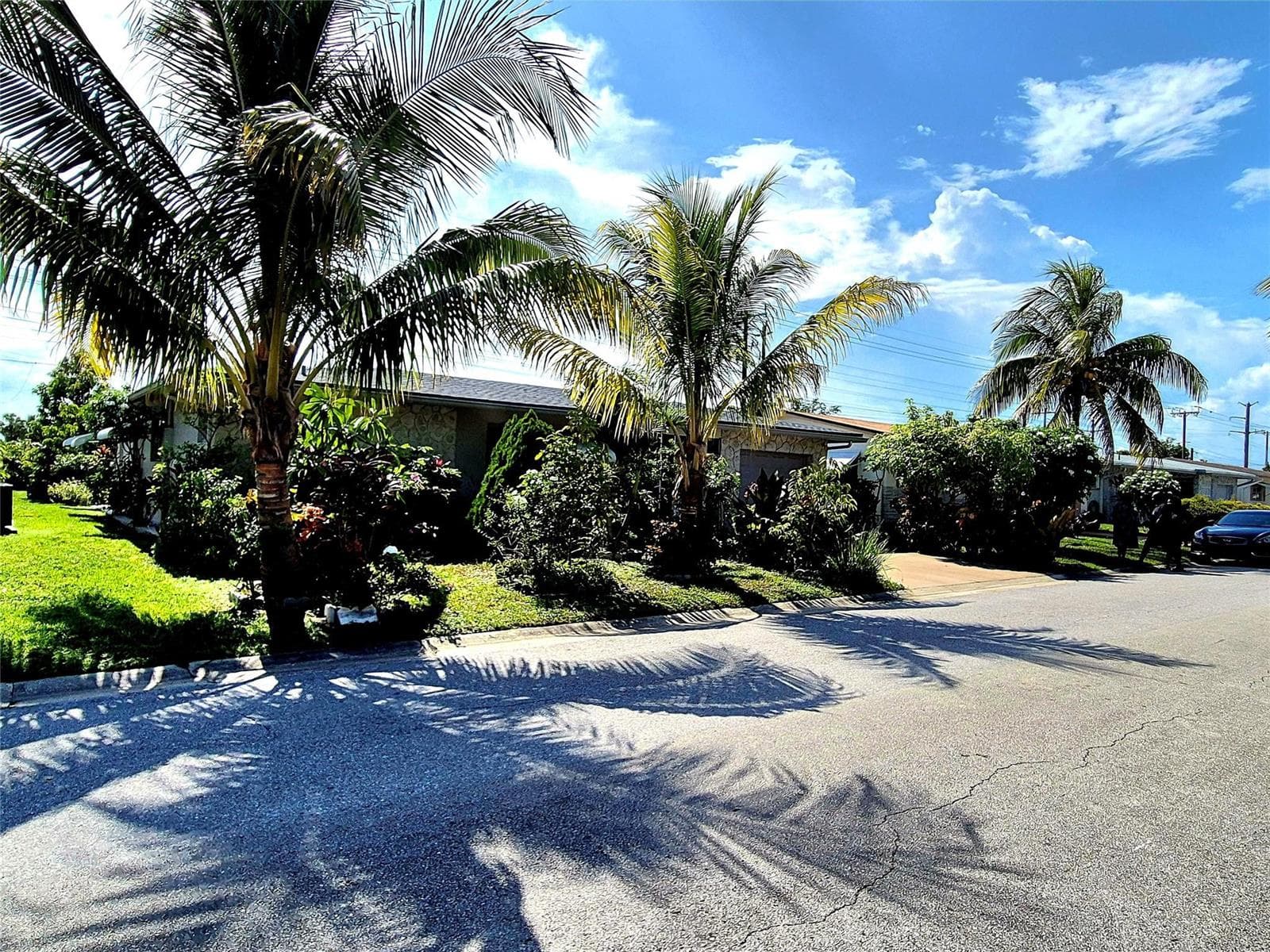 1390 NW 70th Lane, Margate, FL 33063 photo 2