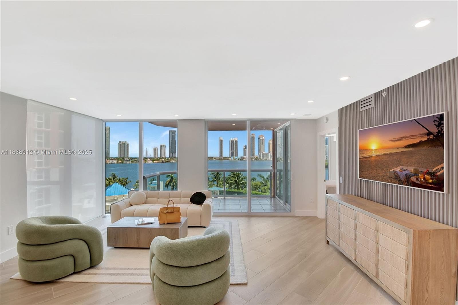 3370 Hidden Bay Dr # 812, Aventura, FL 33180 photo 2