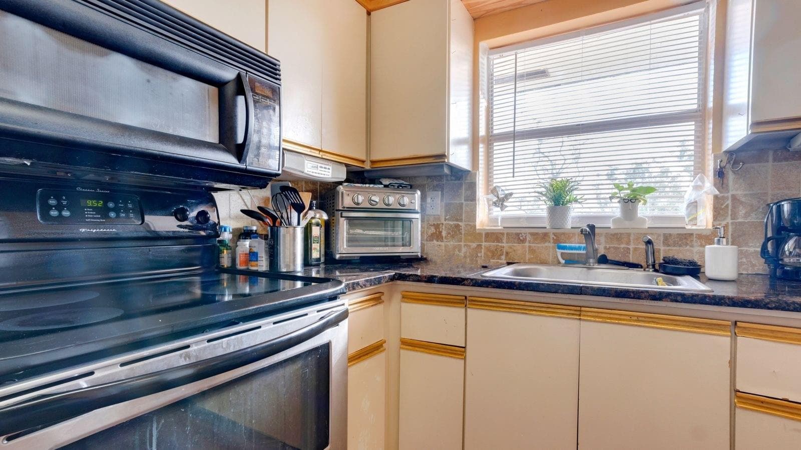 9581 Sunrise Lakes Boulevard # 309, Sunrise, FL 33322 photo 4