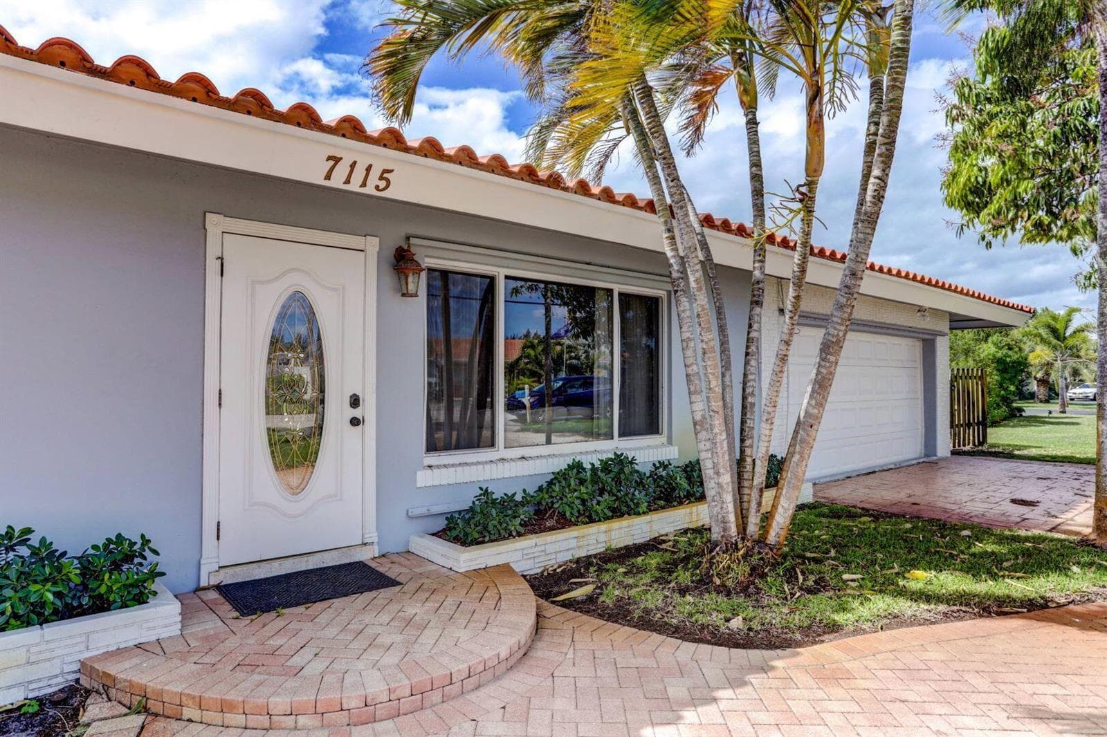 7115 Venetian Way, West Palm Beach, FL 33406 photo 2